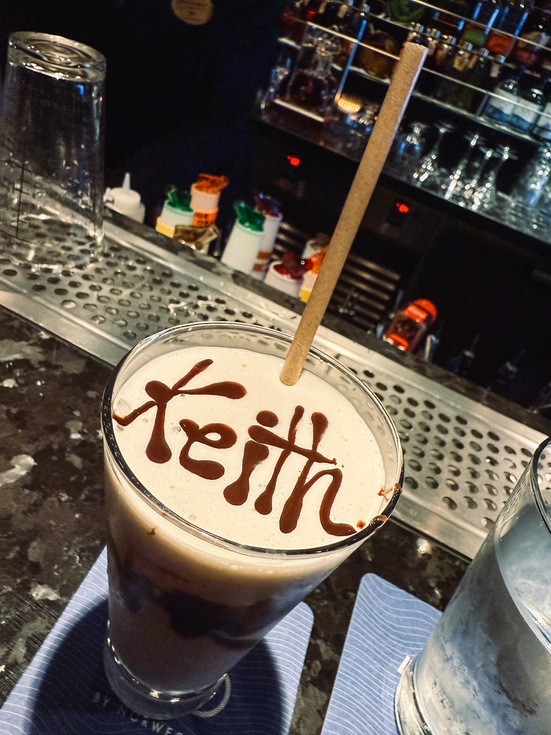 Mudslide cocktail, personalised. Haven Bar, Norwegian Joy.